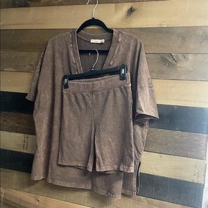 Casual bleached matching set with biker shorts